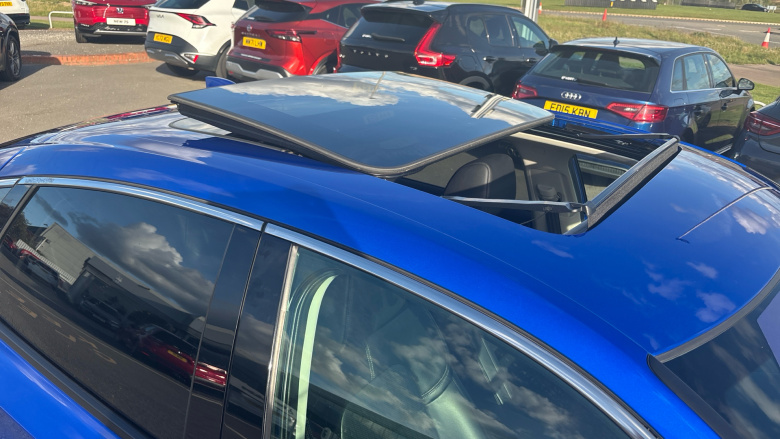 Honda Civic 2.0 eHEV Advance 5dr CVT Hybrid Hatchback